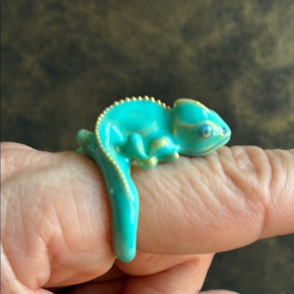 NWT Aqua/gold metal enameled chameleon ring Size 6 novelty trendy unique gothic